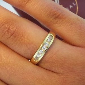 14k Solid Yellow Gold Round Wedding Band size 7